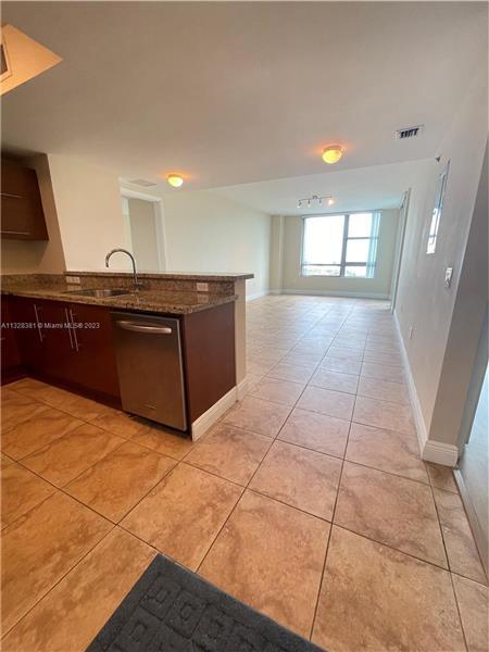 Primary Photo - 2681 N Flamingo Rd