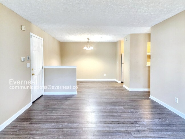 Building Photo - 3203 Fairington Ridge Cir
