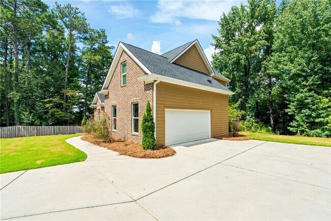 Building Photo - 3477 N Berkeley Lake Rd NW