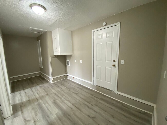 Foto del edificio - 5 Bedroom House in OKC