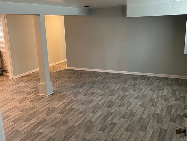 Building Photo - 3622 W 79th Pl