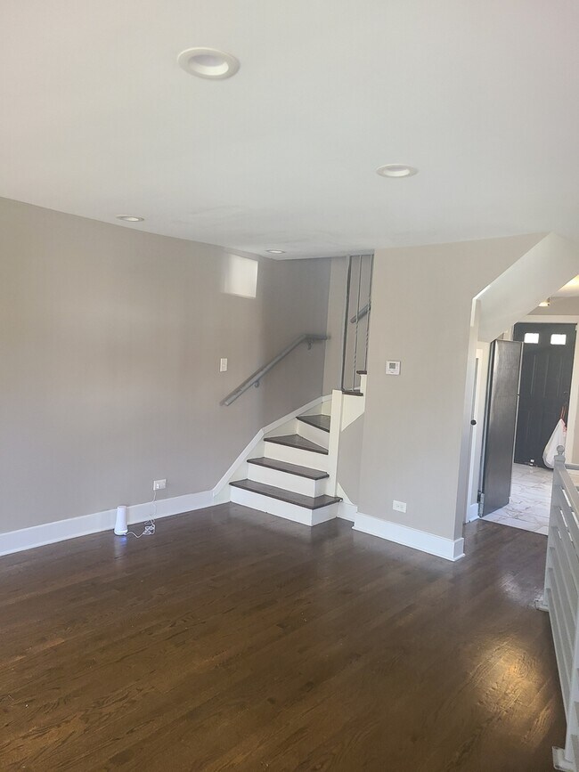 Foto del edificio - 2432 E 73rd St