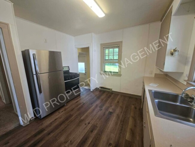 Building Photo - 3-Bedroom Home in Saginaw