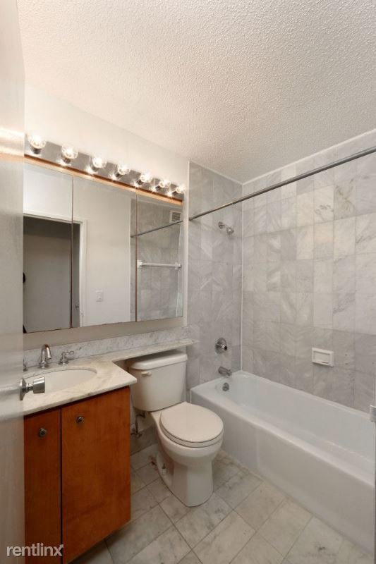 Building Photo - 115 W 34th St
