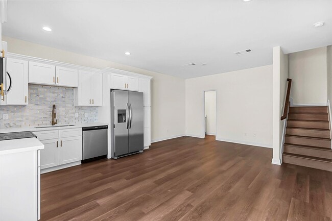 Building Photo - 2005 Sealy Ave