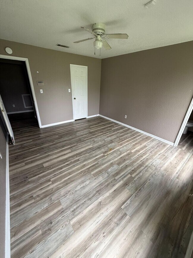 Foto del edificio - House For Rent 2065 88th Cir, Beaumont, TX 77707