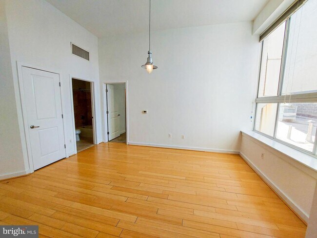 Building Photo - 5885 Colorado Ave NW