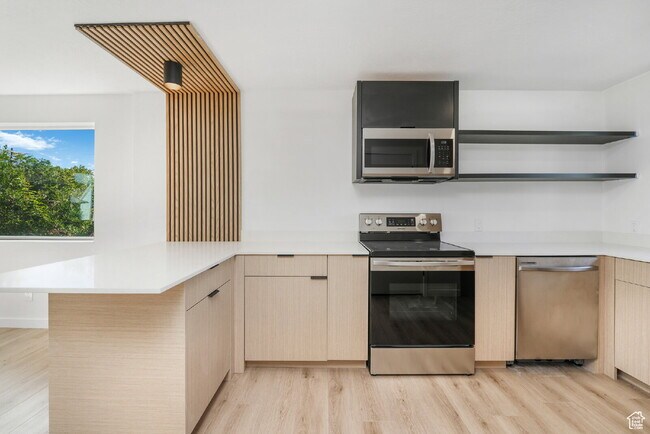 Foto del edificio - Renovated Apartment in Salt Lake City | Available Now