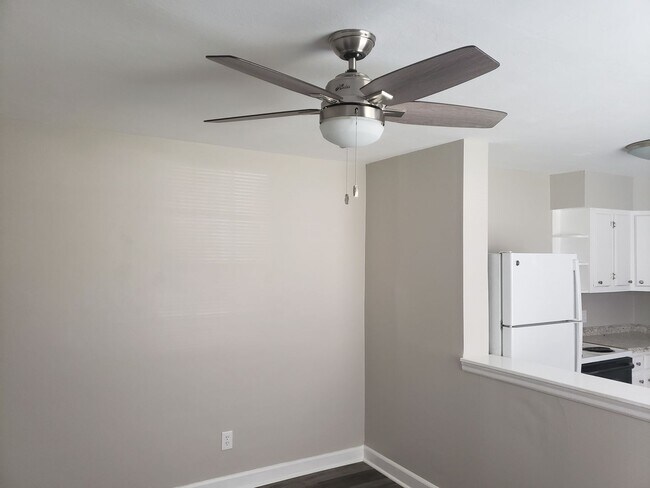 Foto del edificio - Warwick Blvd-15641