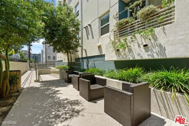 Foto del edificio - 3 br, 2 bath Condo - 436 S Virgil Ave Apt 506