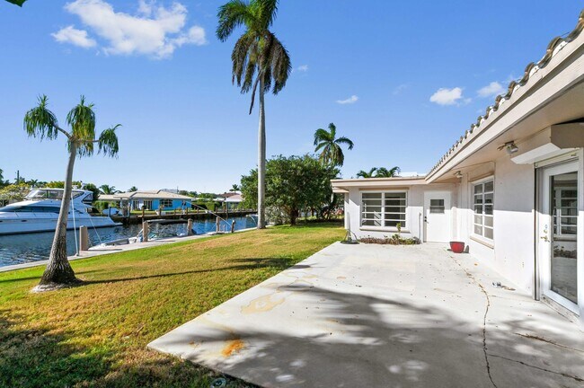 Foto del edificio - 2710 NE 48th Ct