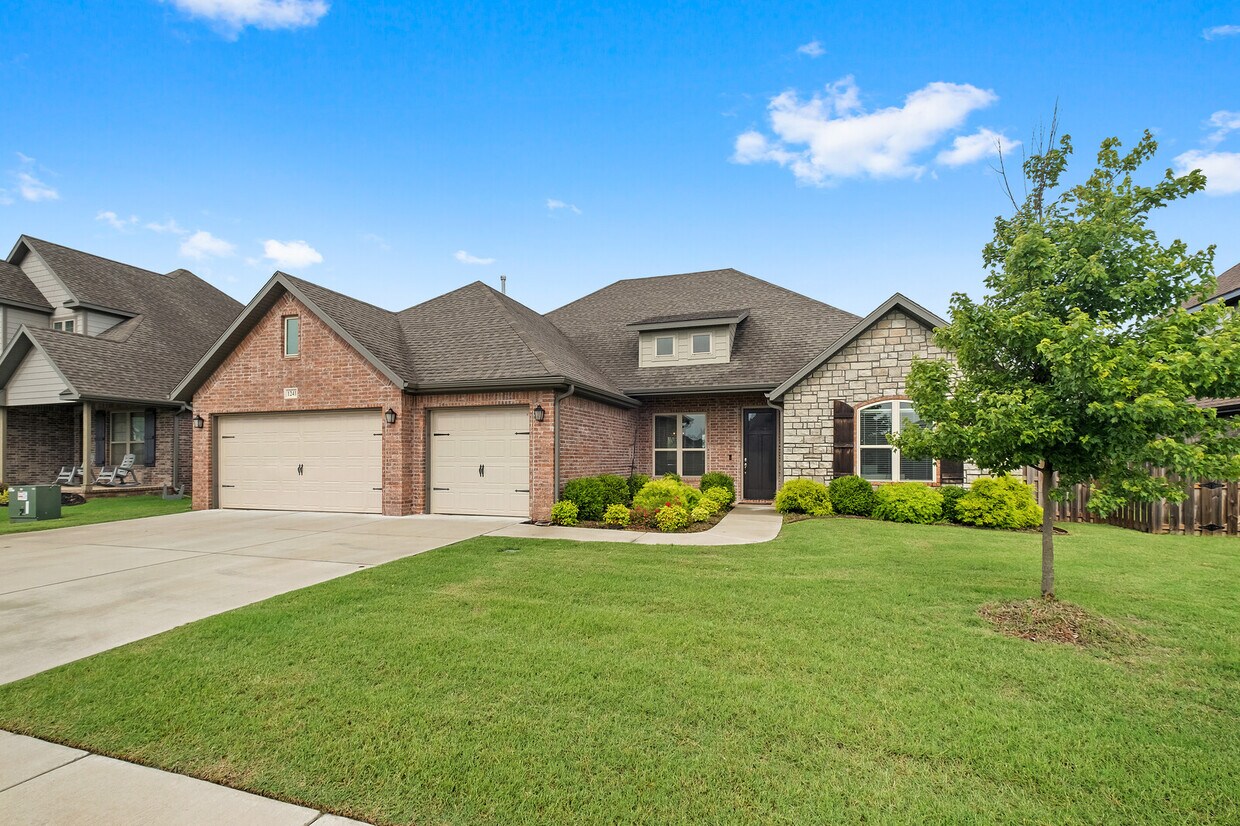 1241 Hope St, Centerton, AR 72719 House Rental in Centerton, AR