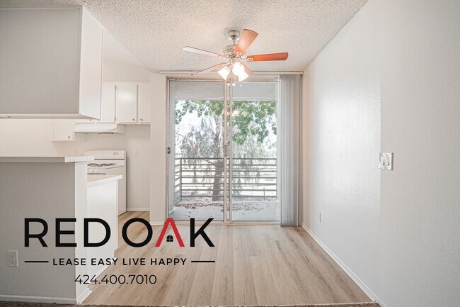 Foto del edificio - 8309 Cedros Ave