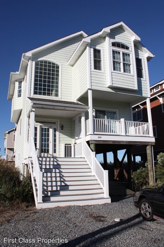 Primary Photo - 189 N Bayshore Dr
