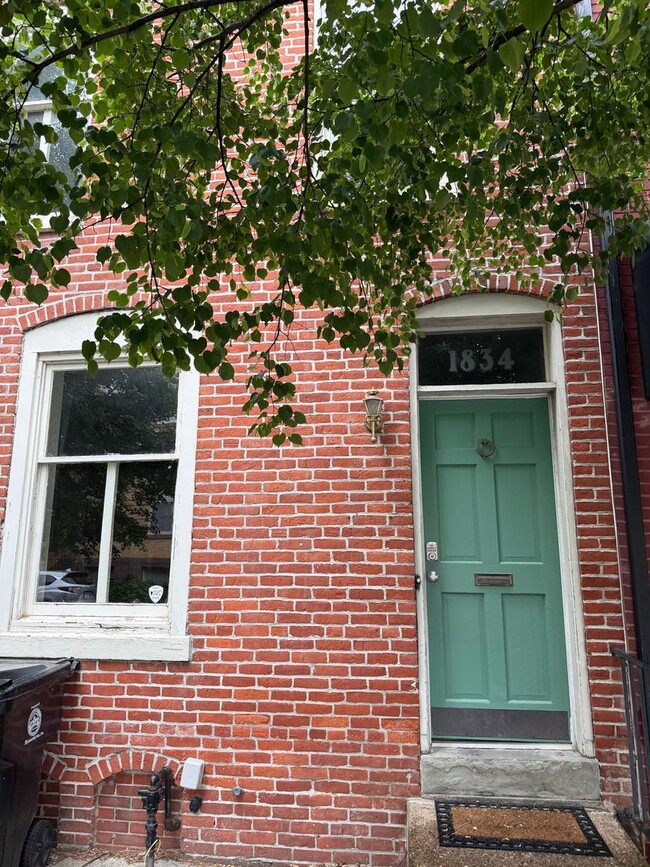 Building Photo - 1834 Green St