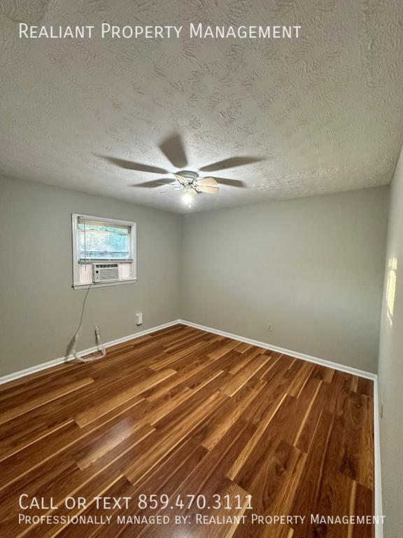 Building Photo - 1100 Shun Pike # B