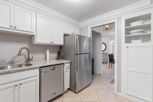 Building Photo - 3301 S Ocean Blvd