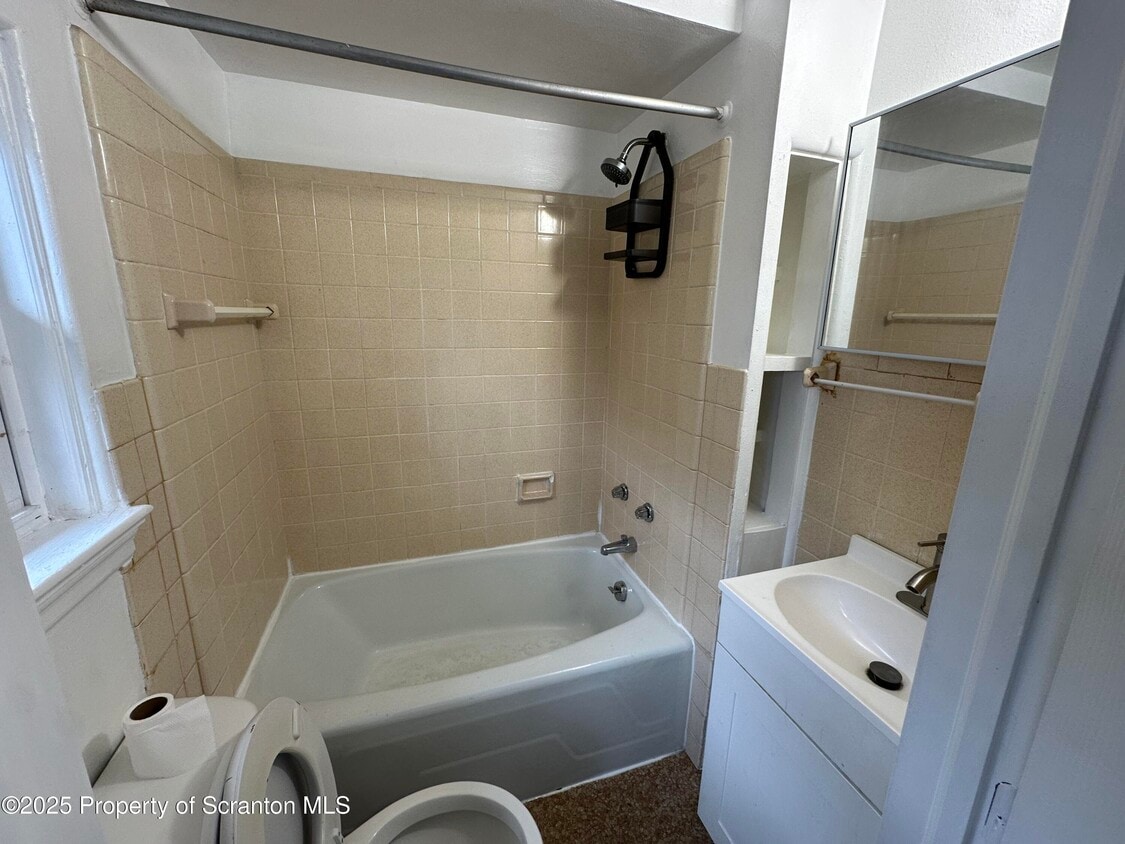 Building Photo - 306 Wyoming Ave