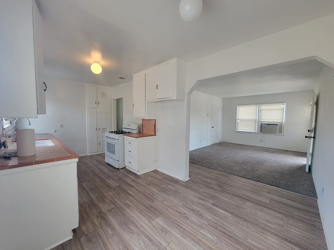 Foto principal - 16911 Glenetta Way