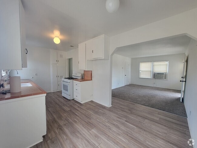 Building Photo - 16911 Glenetta Way