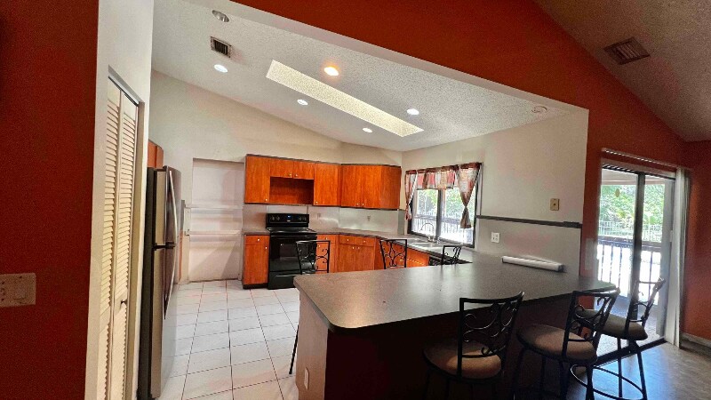 Foto principal - 11579 56th Pl N