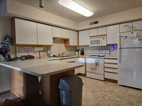 Building Photo - 2880 Coral Ct