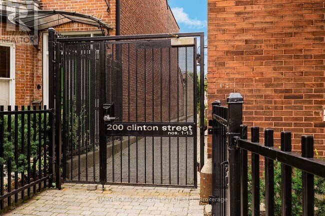 Photo du bâtiment - 200 Clinton St