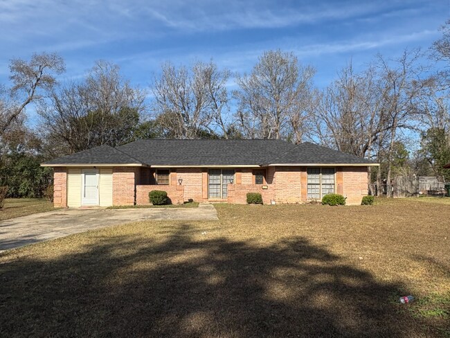 Foto del edificio - 2621 Norwich Dr