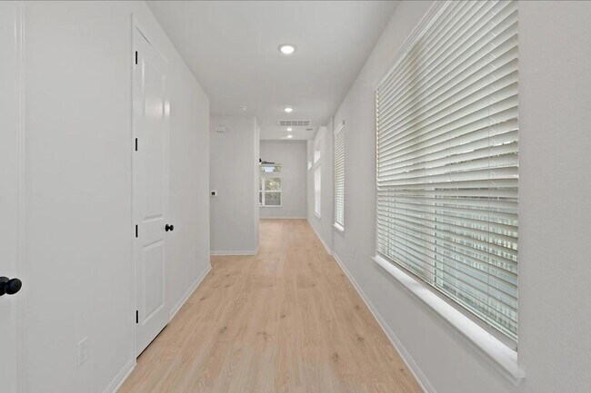 Foto del edificio - 1612 Kit Cir