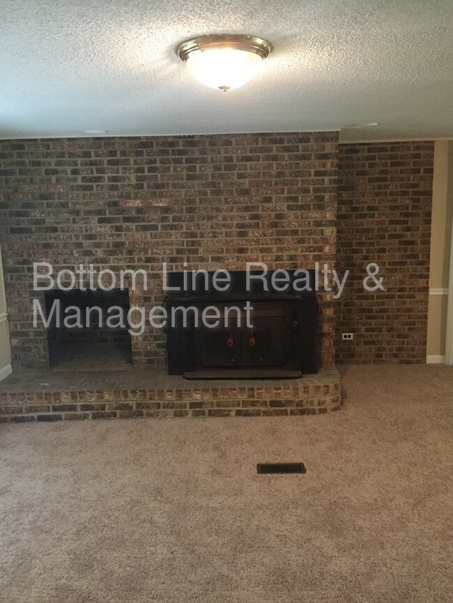 Foto del edificio - 2248 Hart Rd