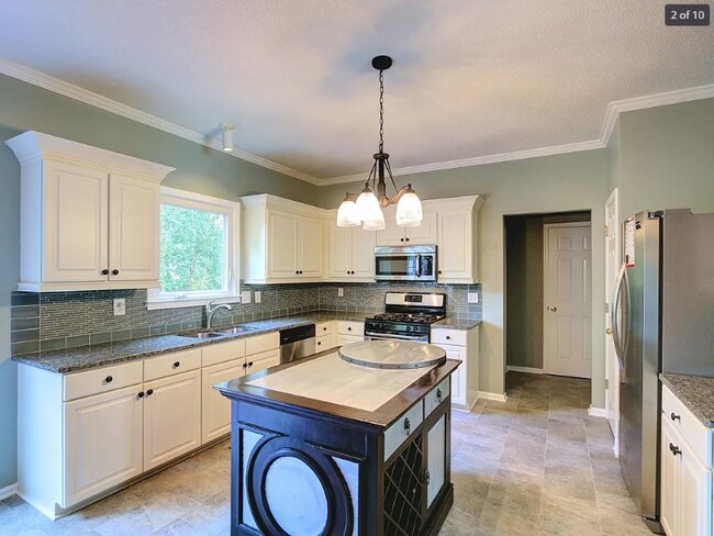 Foto del edificio - 7320 Carriage Creek Rd