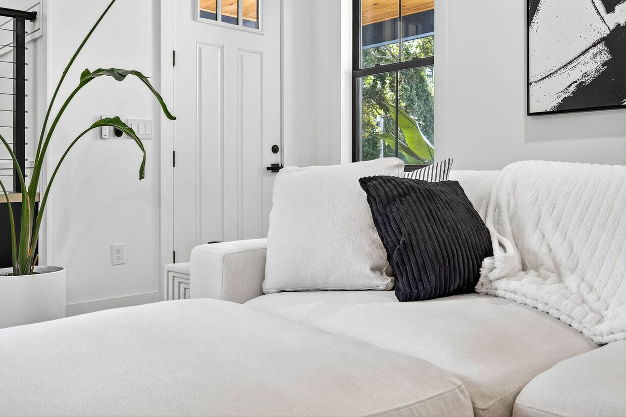 Foto principal - 1200 E Jean St