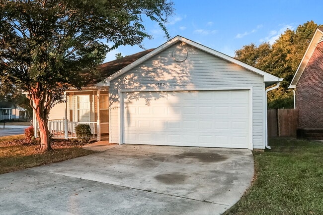 Building Photo - 4980 Valley Trail Ct