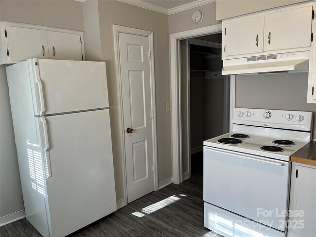 Foto del edificio - 600 Montgomery Ave