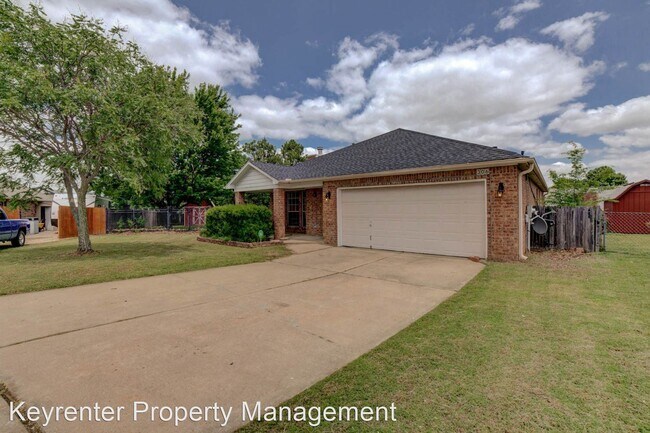 Building Photo - 3 br, 2 bath House - 306 E Granger Place