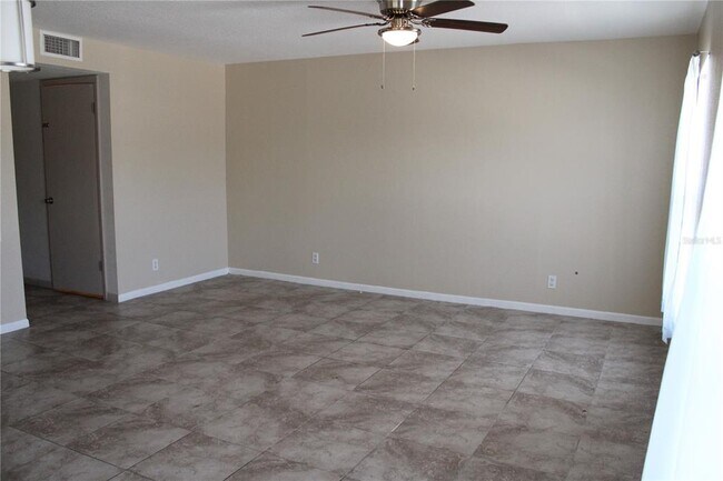 Foto del edificio - 5420 Central Ave