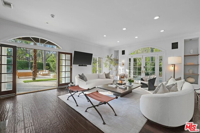 Foto del edificio - 17230 Silver Ln