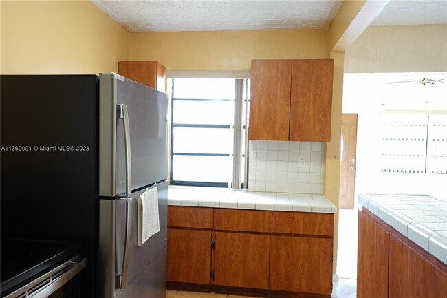 Foto del edificio - 1500 NE 109th St