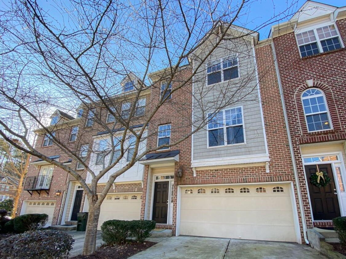 Primary Photo - Spacious Townhouse on Vintage Drive