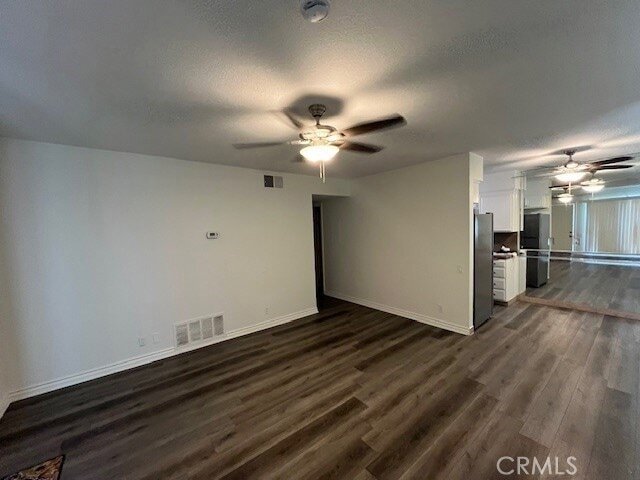 Foto del edificio - 45313 Sunset Ln