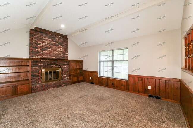 Foto del edificio - 205 SE Moreland School Rd