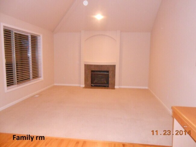 Foto del edificio - Beautiful 4 Bed 3 Bath with Bonus Room Home in Convenient Location in Lynnwood.