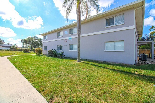 Building Photo - Recently Renovated 2-Bedroom Home in Quiet Bonita Springs Community!