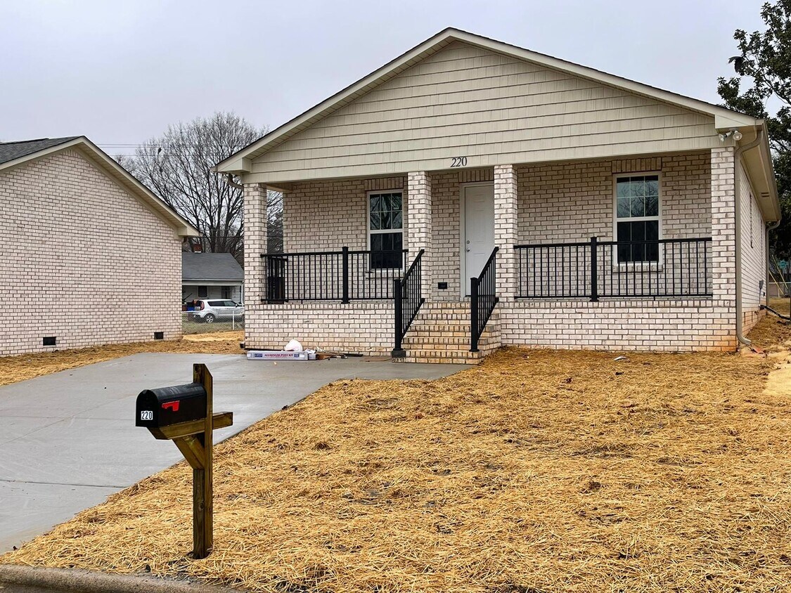 220 Baxter St, Kernersville, NC 27284 House Rental in Kernersville