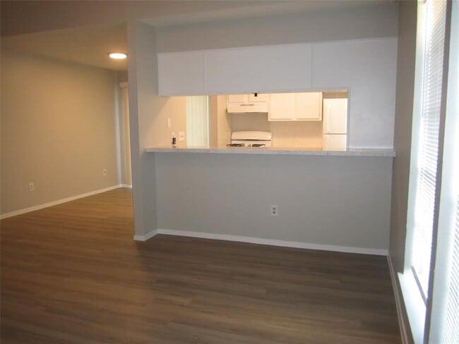 Building Photo - 1800 Prairie Knoll Ct