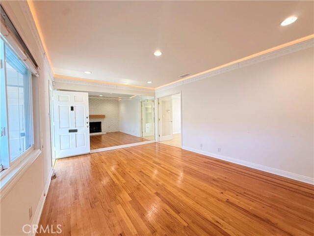Building Photo - 1036 S Hidalgo Ave
