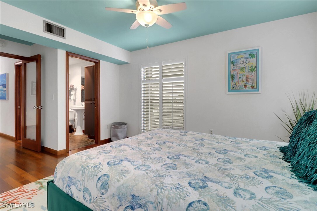 Primary Photo - 1568 Blue Point Ave