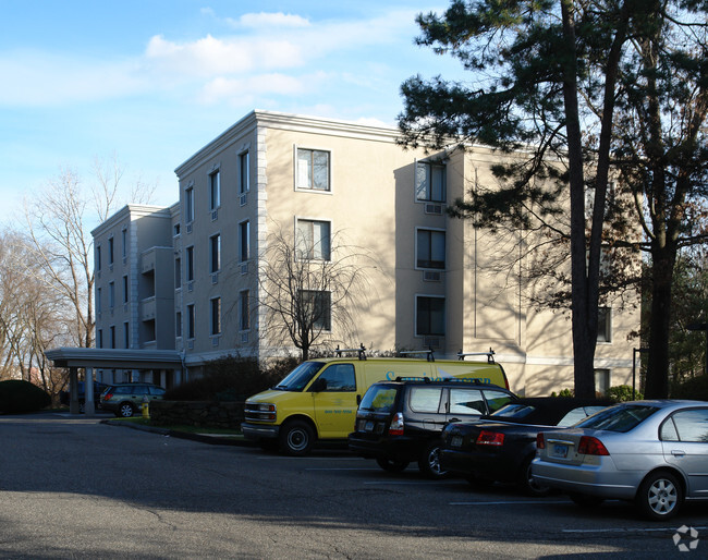 Building Photo - Greenwich Green