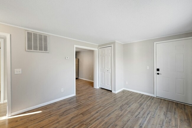 Building Photo - 39471 Jefferson Ave