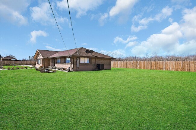 Foto del edificio - 3722 Rest Home Rd